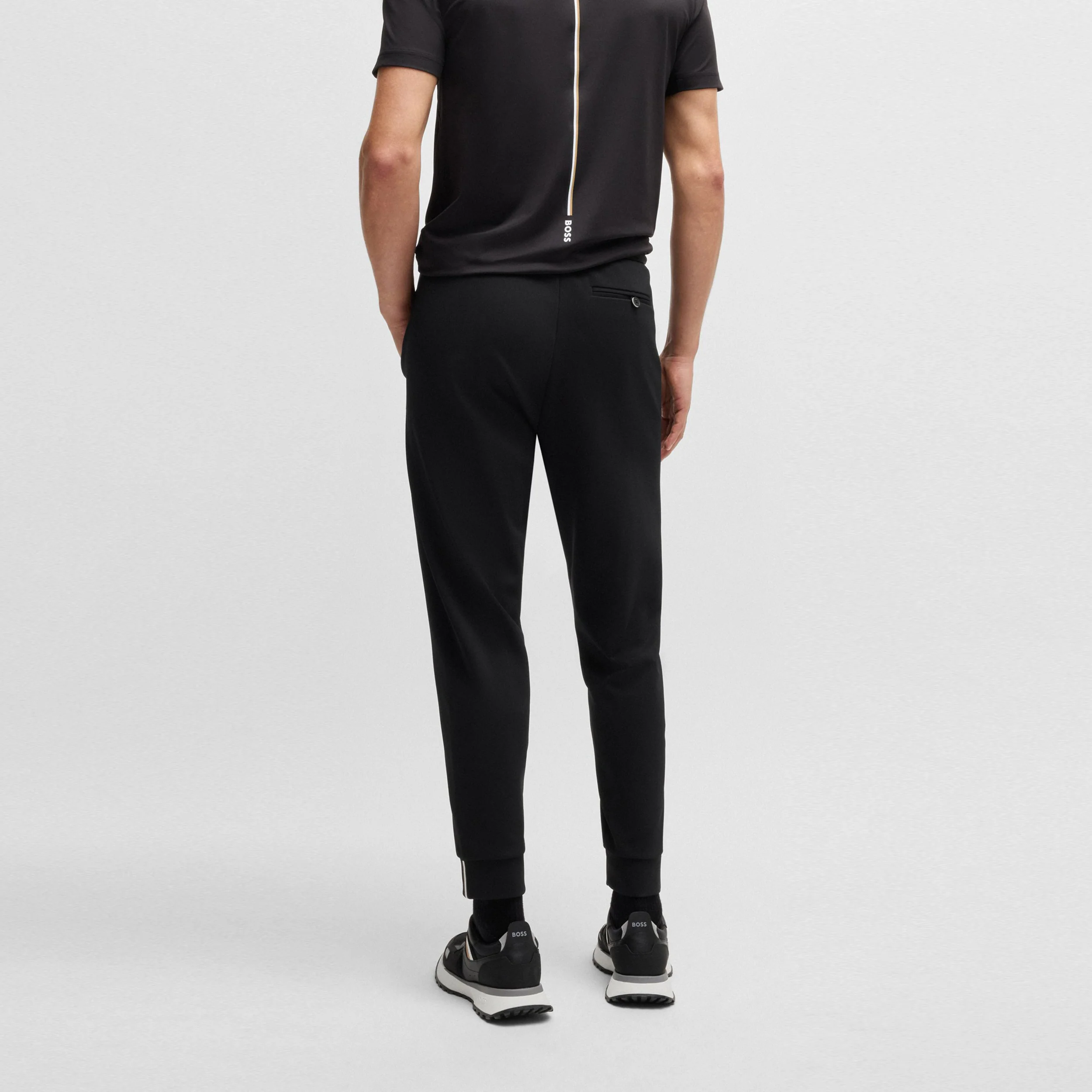 Hadiko MB Trainingshose Herren-Schwarz - Image 4