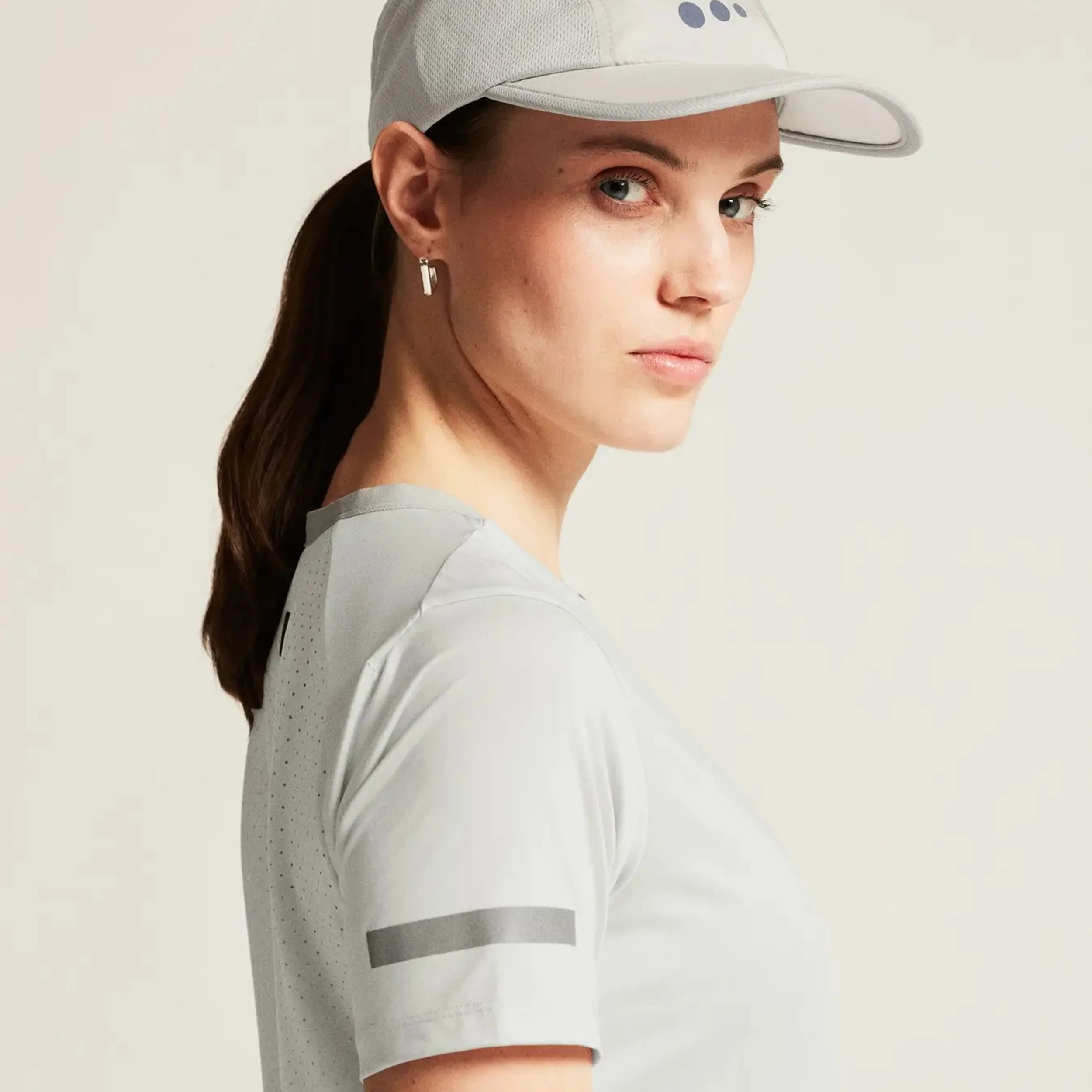 Pro Hypervent Laufshirt Damen-Creme - Image 8