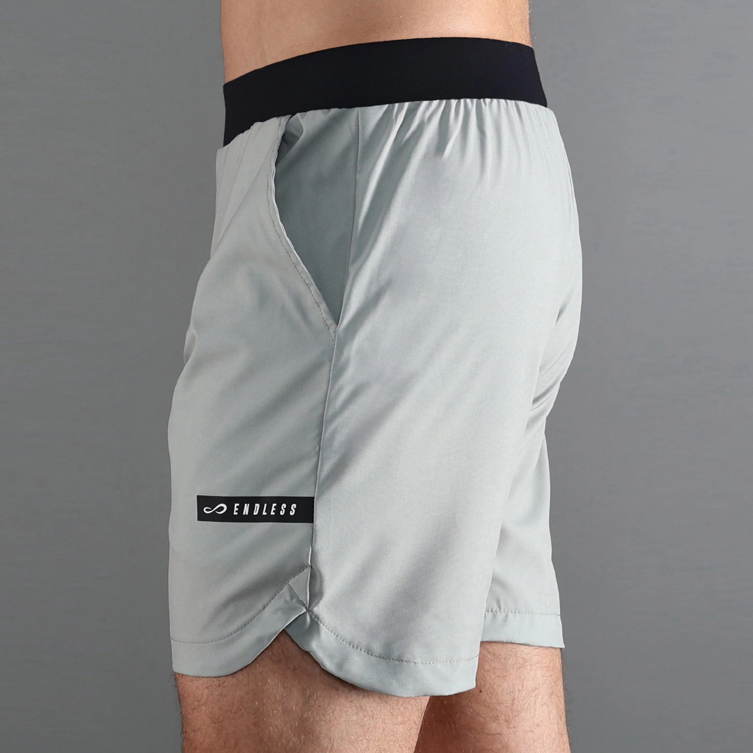 Swift Shorts Herren-hellgrau - Image 3