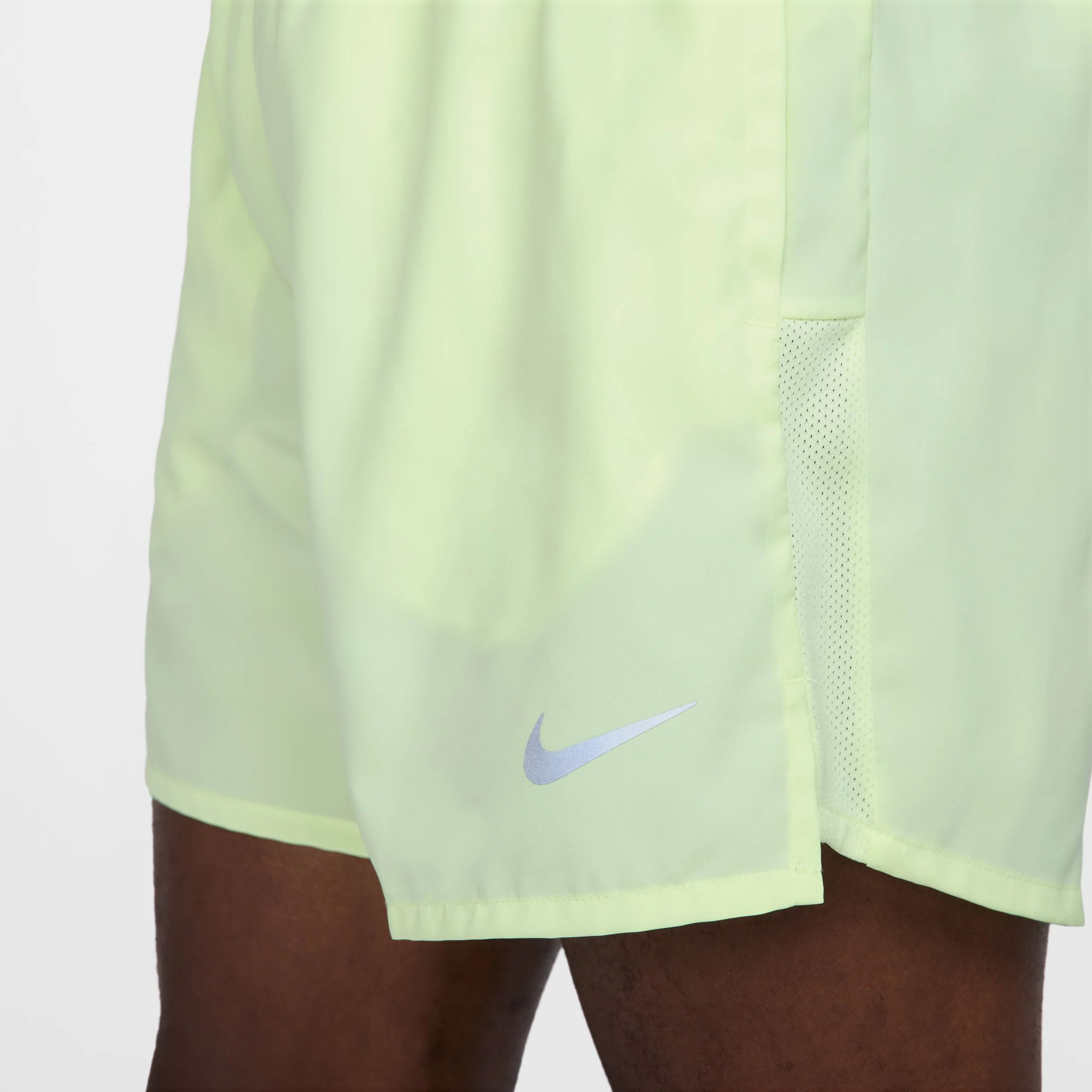 Challenger 5in Laufshorts Herren - limette - Image 10