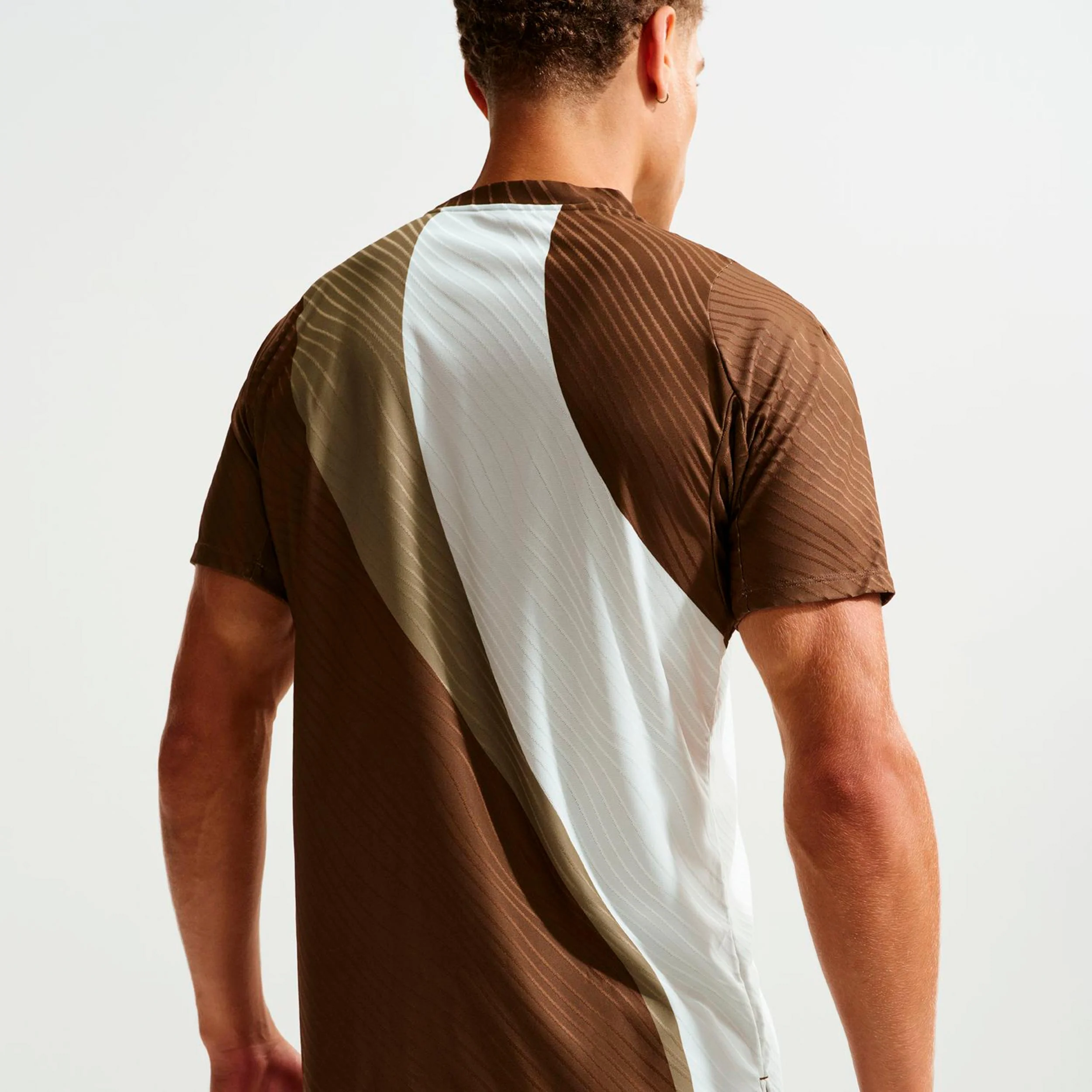 Court Dri-Fit Advantage Slam T-Shirt Herren-creme, grau - Image 3