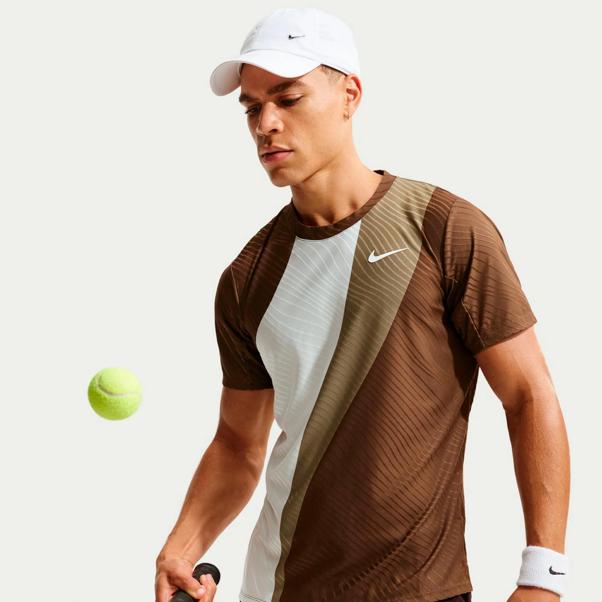 Court Dri-Fit Advantage Slam T-Shirt Herren-creme, grau - Image 4