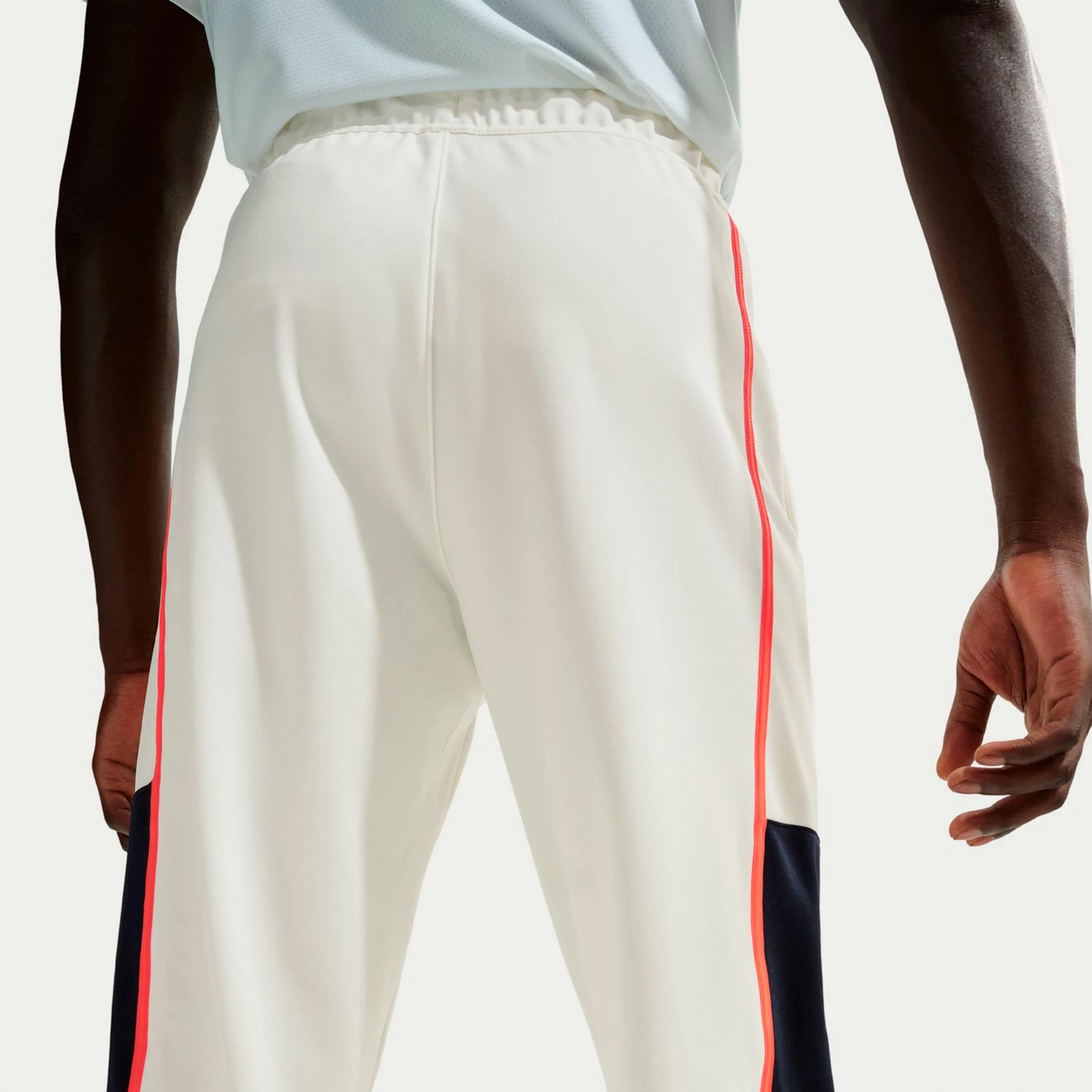 Court Heritage Trainingshose Herren-creme, orange - Image 5