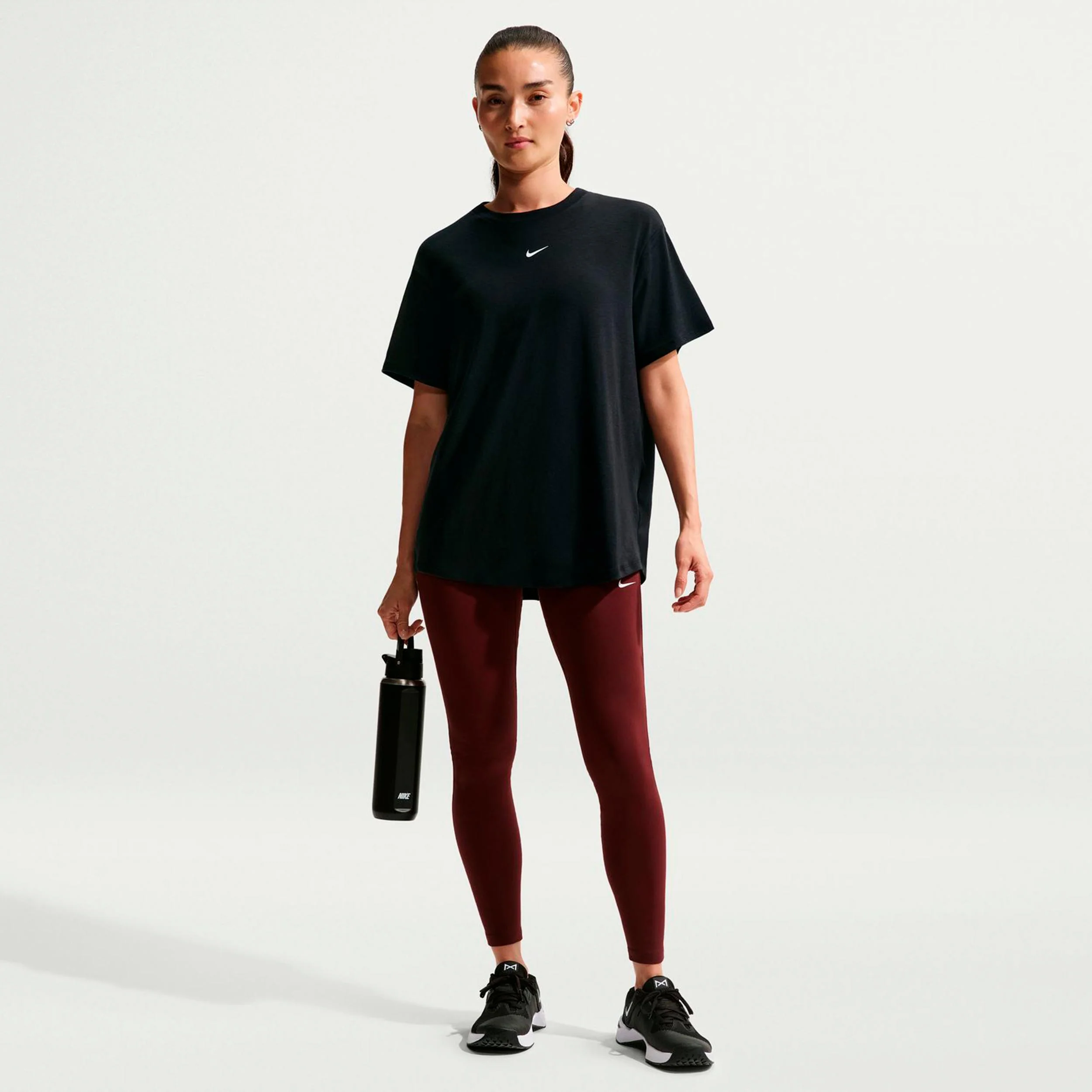 One Relaxed Dri-Fit T-Shirt Damen-schwarz - Image 2