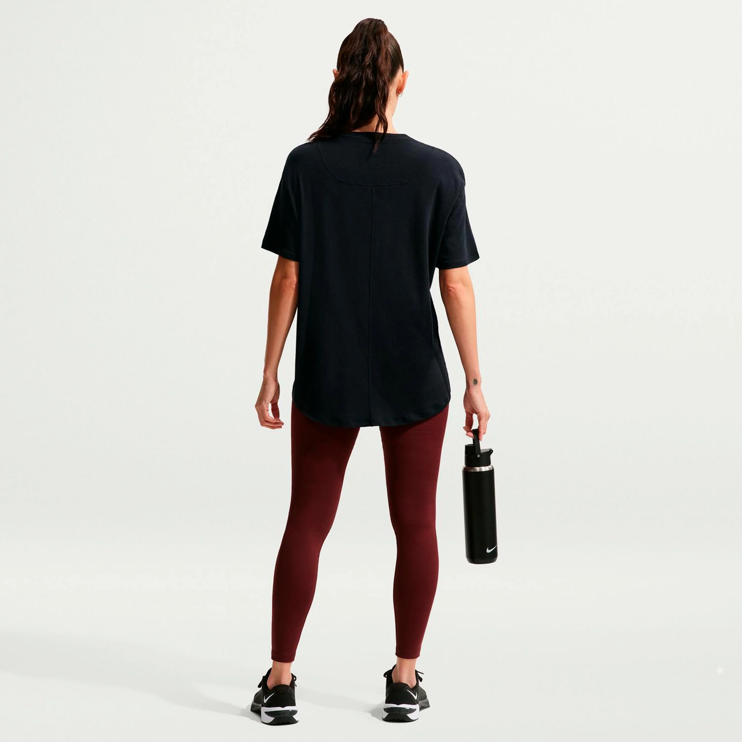 One Relaxed Dri-Fit T-Shirt Damen-schwarz - Image 3