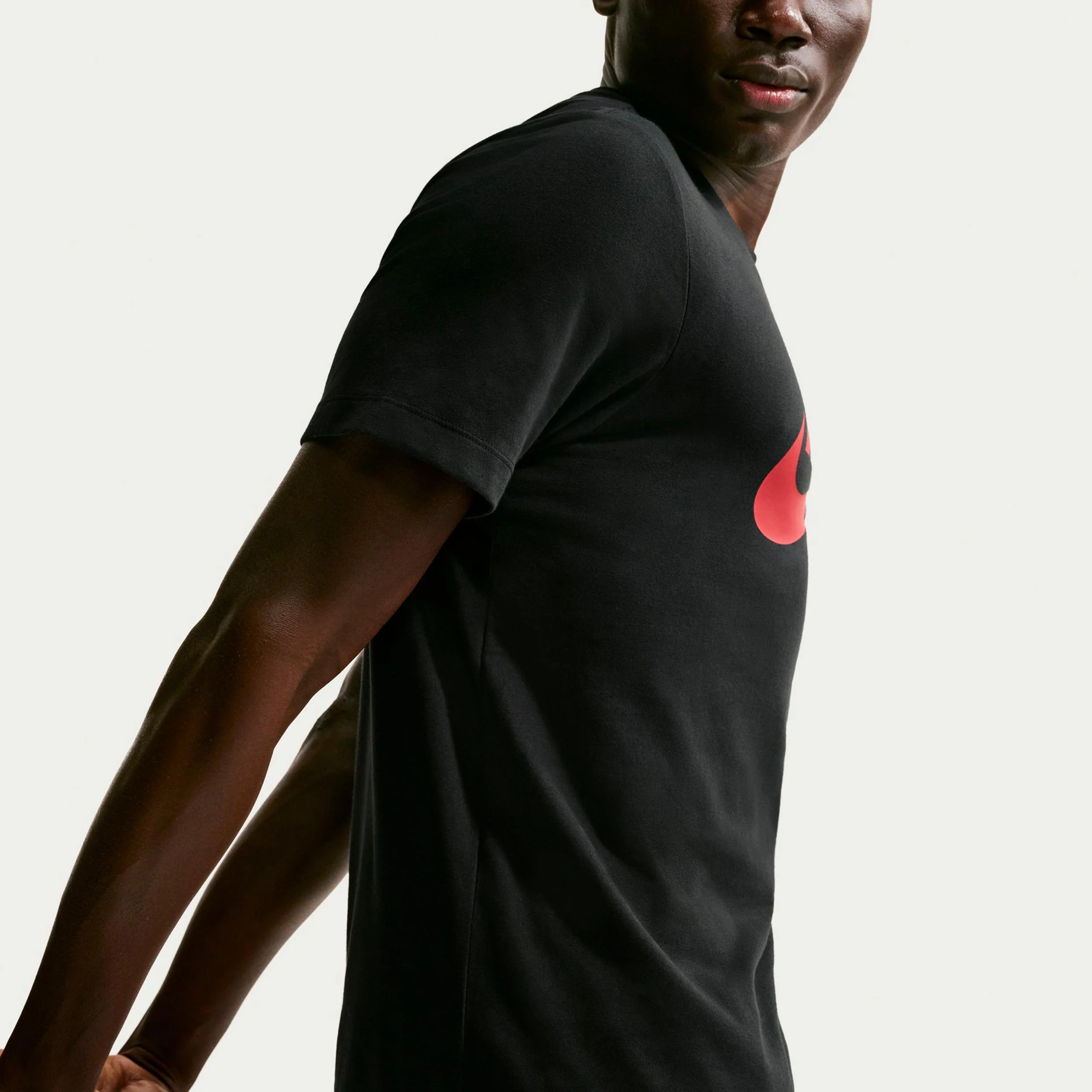 Run Swoosh Laufshirt Herren - schwarz, rot - Image 4