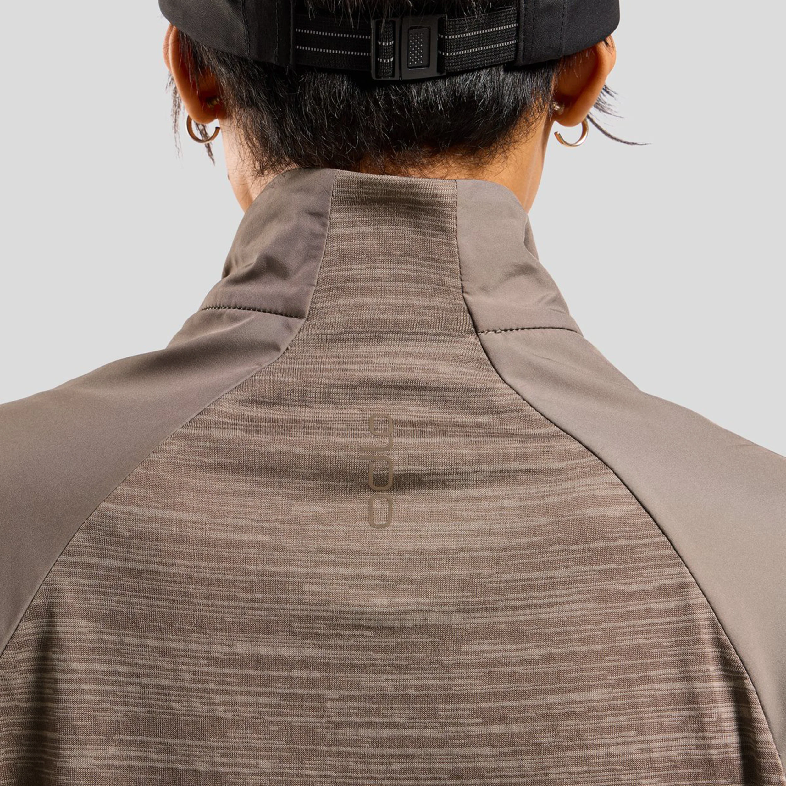 Essential Insulator Hybrid Laufjacke Damen-Grau - Image 6