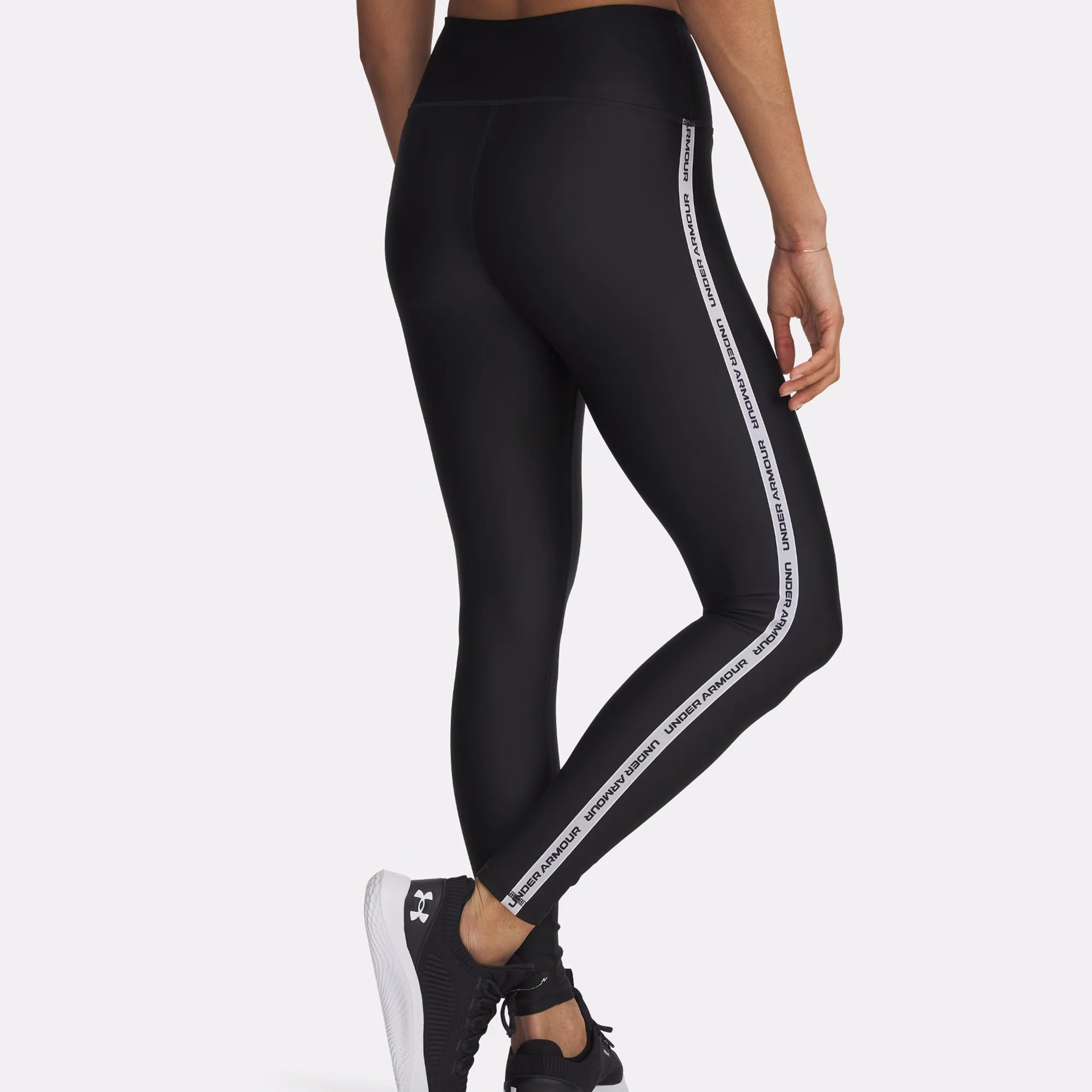 Tech Wm Tape Tight Damen-Schwarz - Image 3